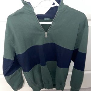 BRANDY MELVILLE FOREST GREEN & NAVY QUARTER ZIP